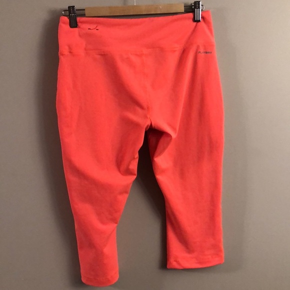 Reebok play dry cropped pants coral color - Picture 3 of 7